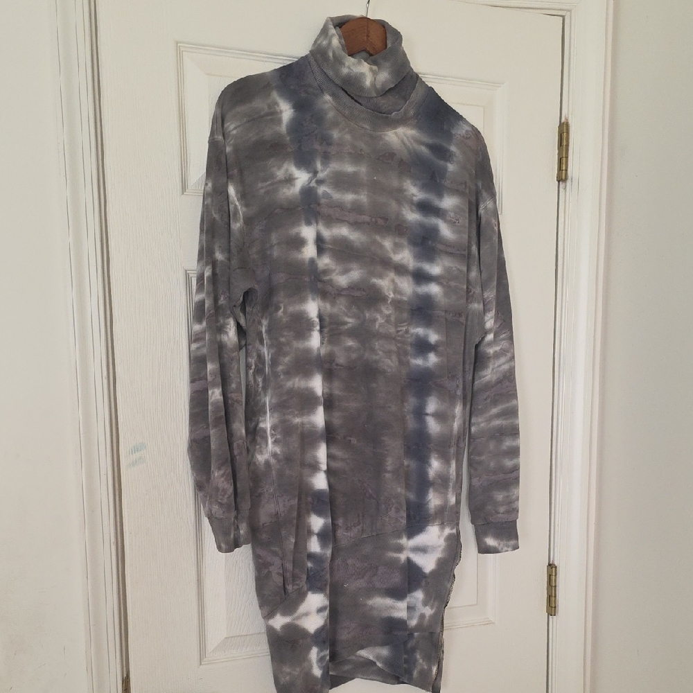Young Fabulous & Broke Turtleneck. Gray Tie-dyed Dress/long Sweater. side Zipper